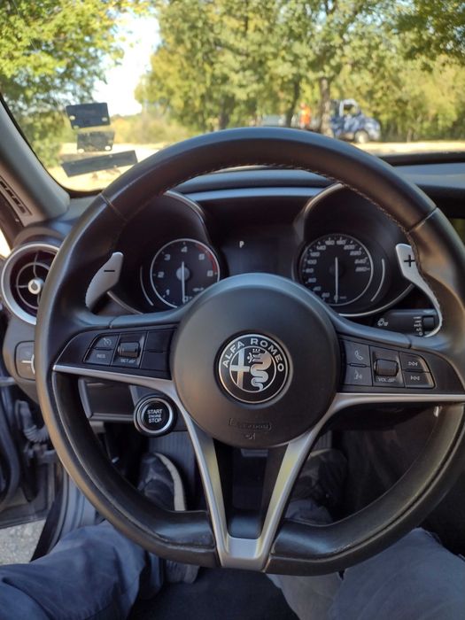 Alfa Romeo Giulia Navi 2017