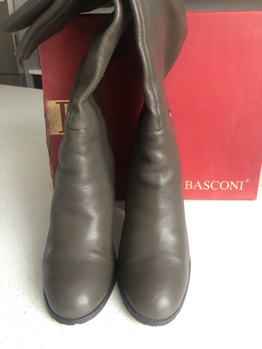 Срочно продам сапоги