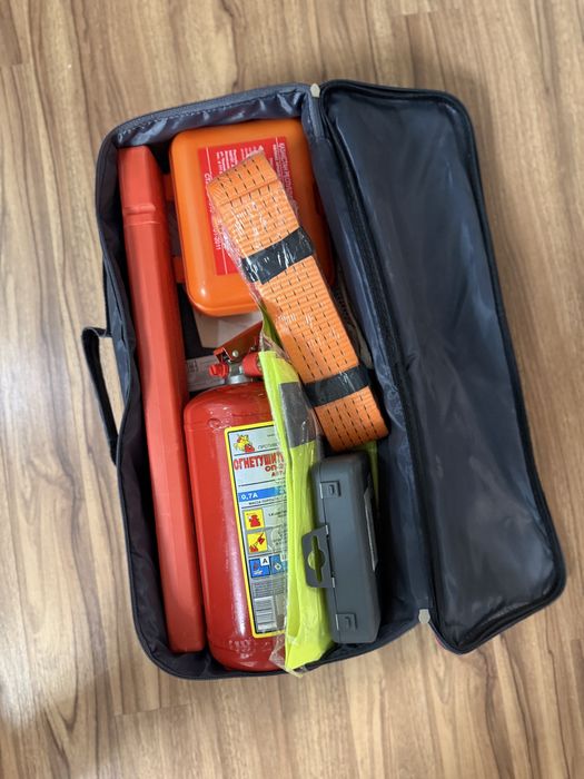 Автомобильный аварийный набор