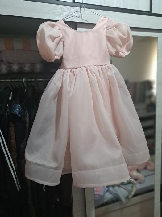 Продам срочно детское платье