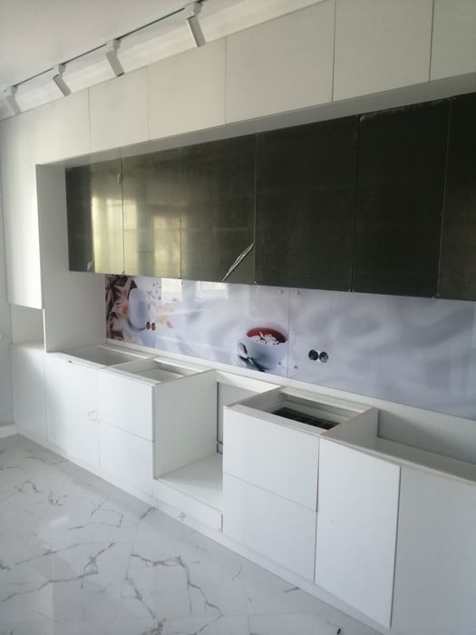 Фартук из стекла. Скинали