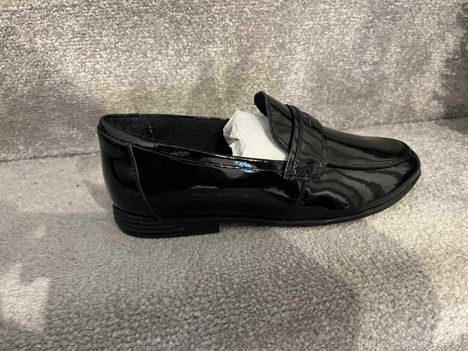 Чисто Нови необувани детски Лоуфъри размер 37ми CLARKS