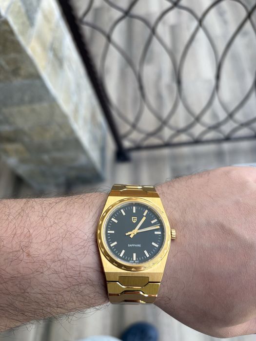 Pagani Desing Gold and black 37 mm