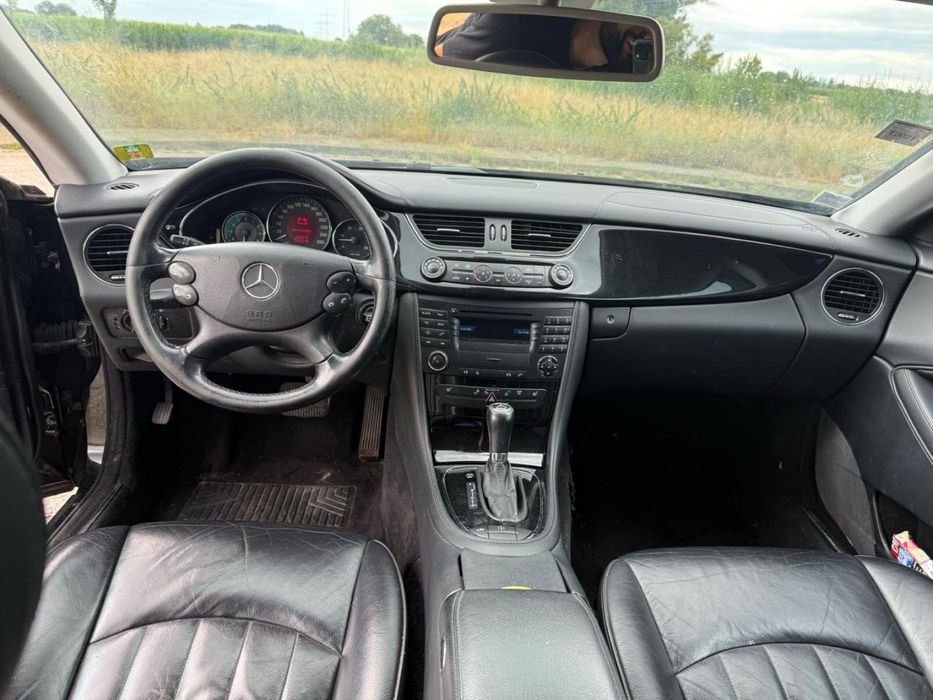 На части!!! Mercedes CLS320 cdi ляв волан!