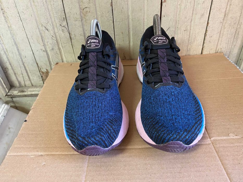 ''Asics GT-2000 10''оригинални маратонки  38.5 номер.