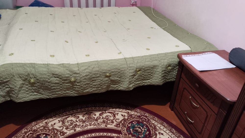В продаже спальный гарнитура