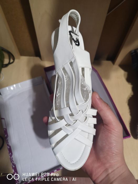 Продам босоножки женские