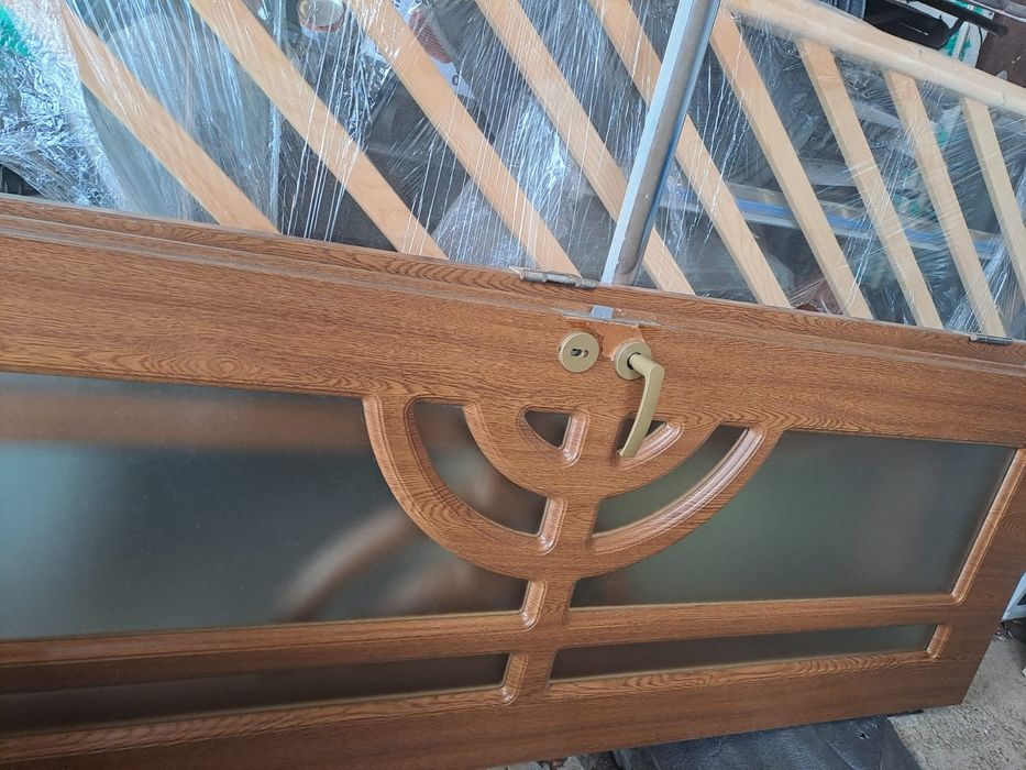 Ușă dubla stare buna