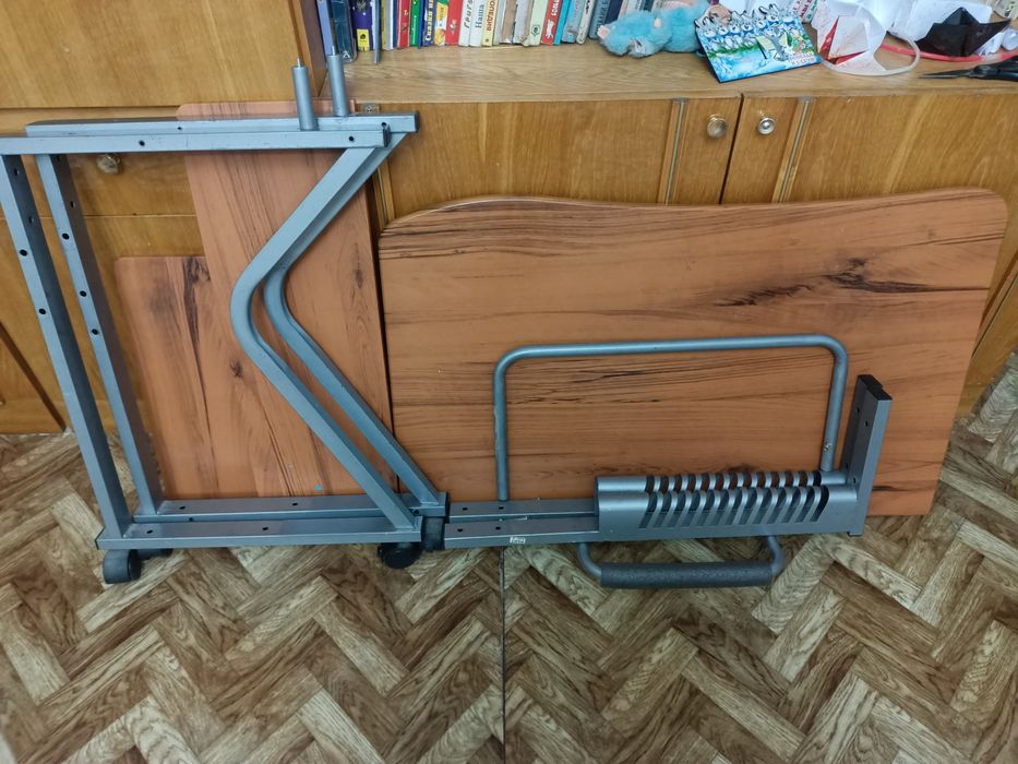 Продам компьтерный стол