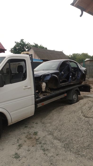 Tractari auto Roman