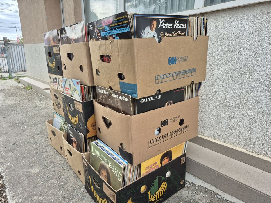 Vând Lot 1000LP Discuri Vinil colectie muzica usoara mixta