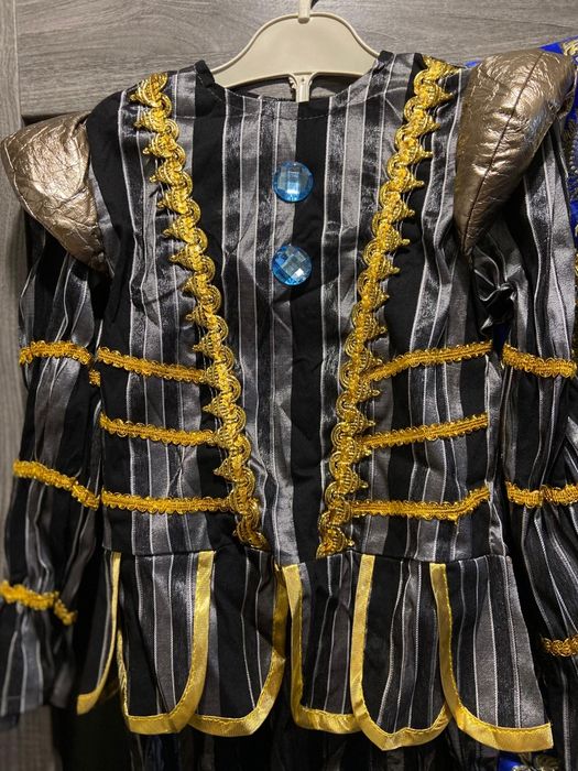 Продаются новогодние костюмы