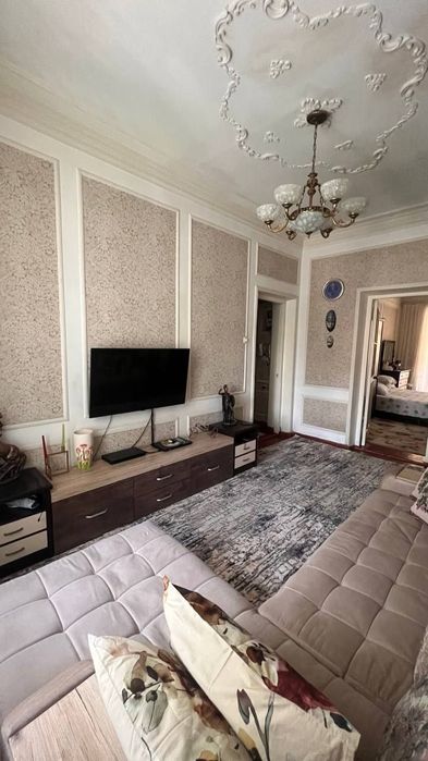 3 комнатная квартира (Сталинка) в центре города улица Саида Барака