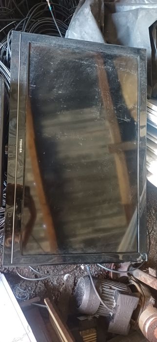 Продам на запчасти телевизор