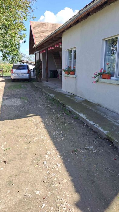 Vand casa renovata cu gradina mare in Bethausen