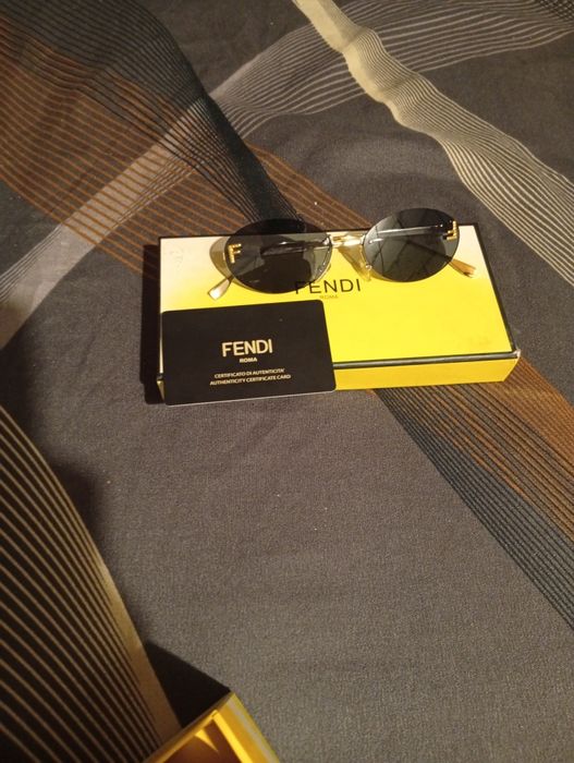 Ochelarii fendi dama