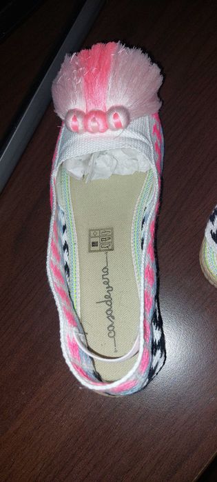 Espadrile  noi, f frumoase, firma Casadevera!