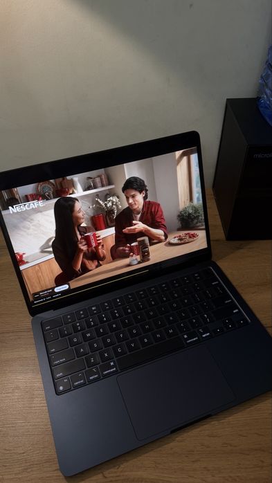 Продам Macbook Air 13  2024