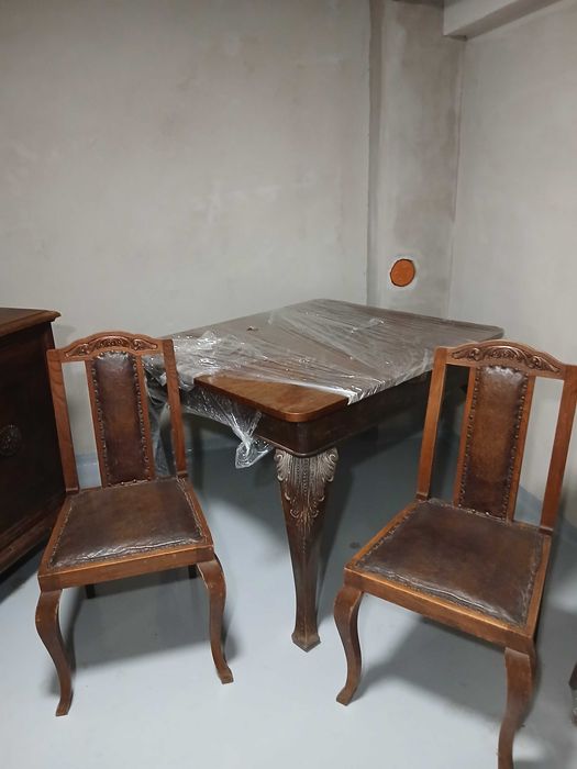 Комплект старинни мебели бюфет, витрина, маса, 6 стола