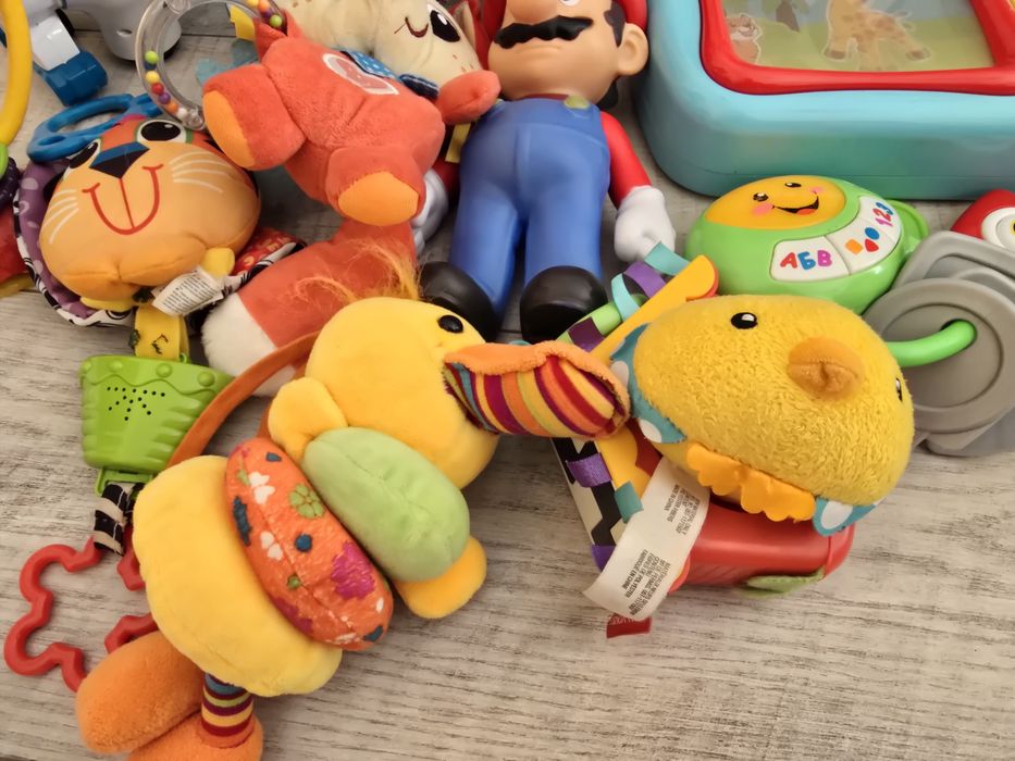 Разнообразни Играчи за малки и големи деца