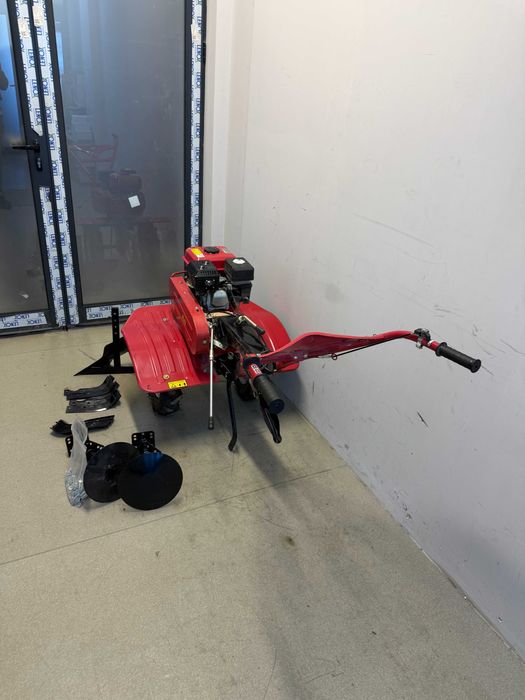 Мотофреза бензинова 5.2kW (7.0hp) 2+1 ск. T03  +Аксесоар за фрезоване