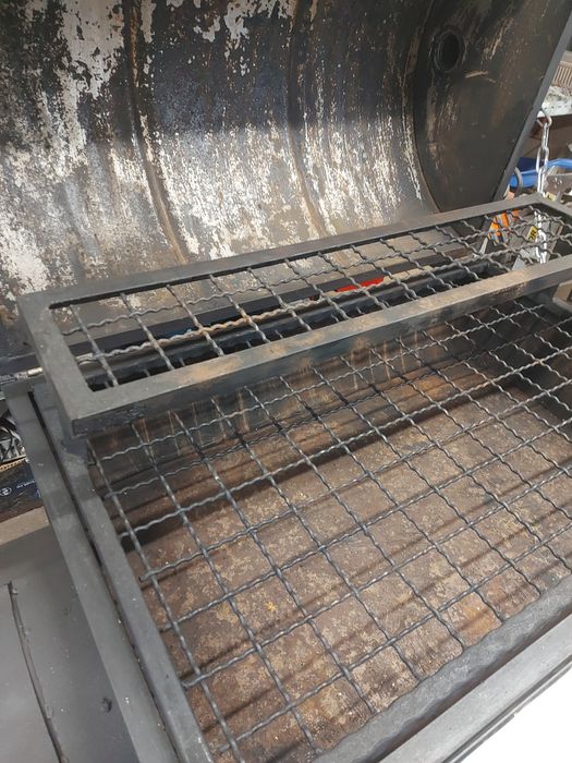 Vind urgent afumatoare