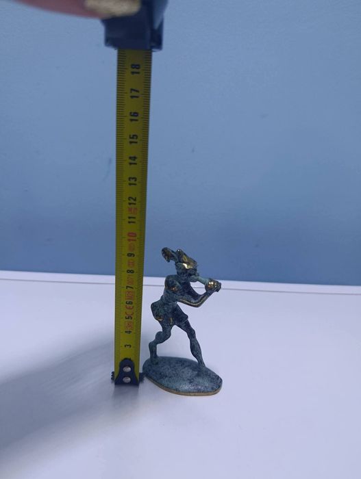 Бронзова фигурка на флейтиста на ловеца на плъхове