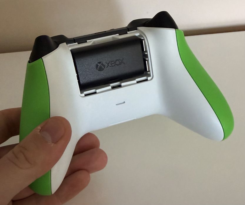 Джойстик Xbox One / Series S/X - с батерия