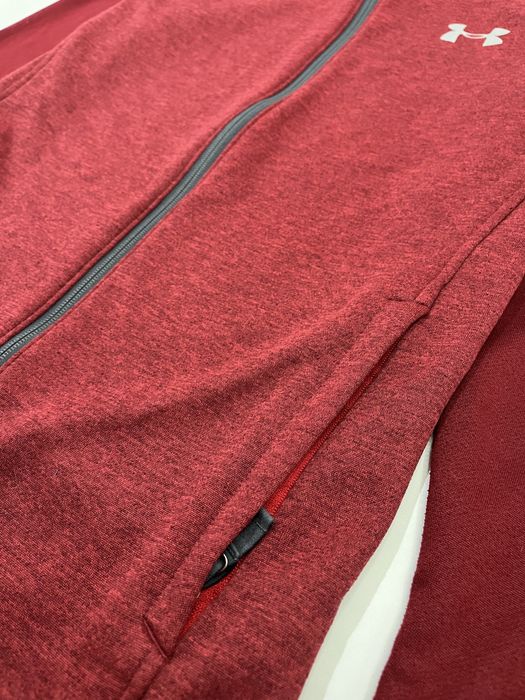 Under Armour оригинален спортен суичър  с качулка, S размер