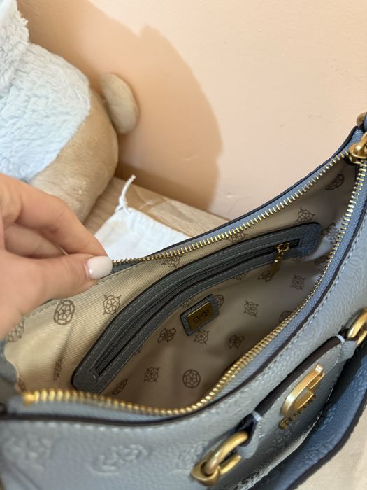 Guess дамска чанта