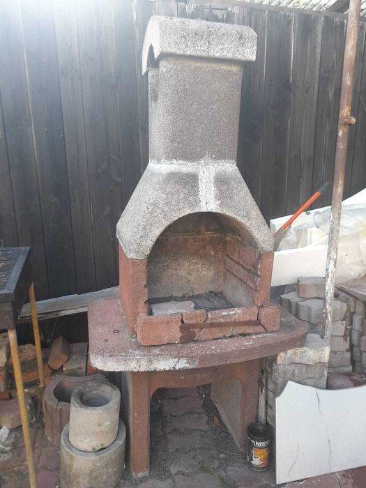 Vand Gratar pentru curte