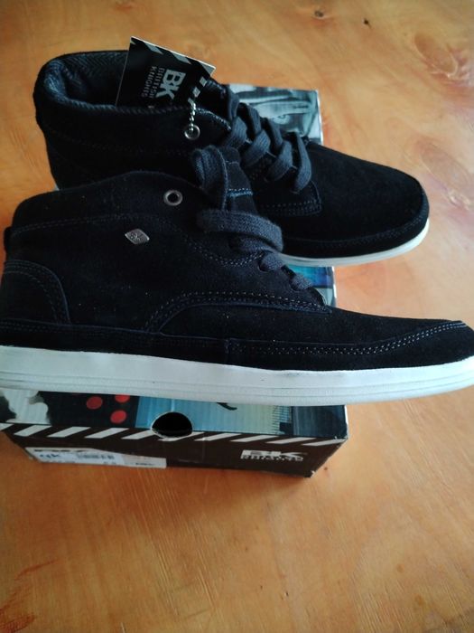 Обувки кецове  British Knights 40 велур