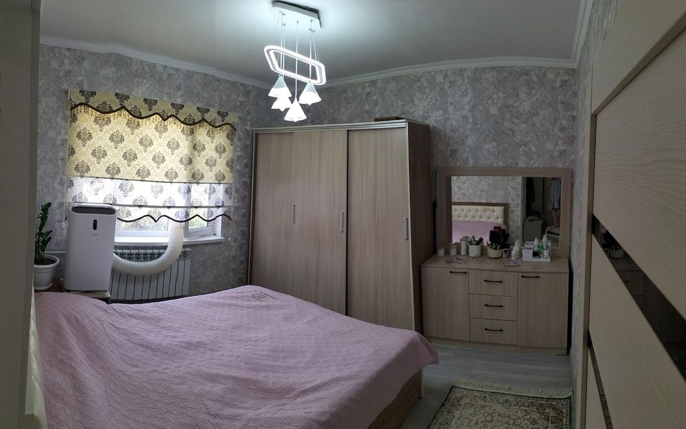 Микрорайон домнан 2 бөлмелі квартира сатылады.