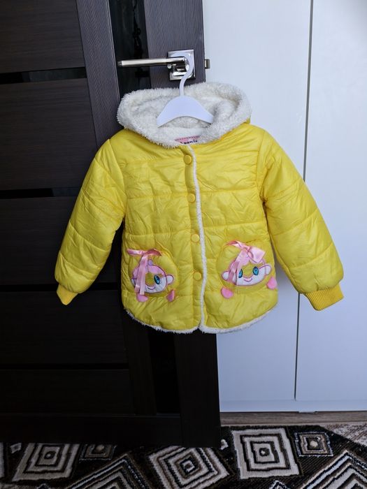 Срочно продам курточки на девочку!!!