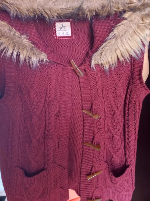 Дамски елеци-без забележки.