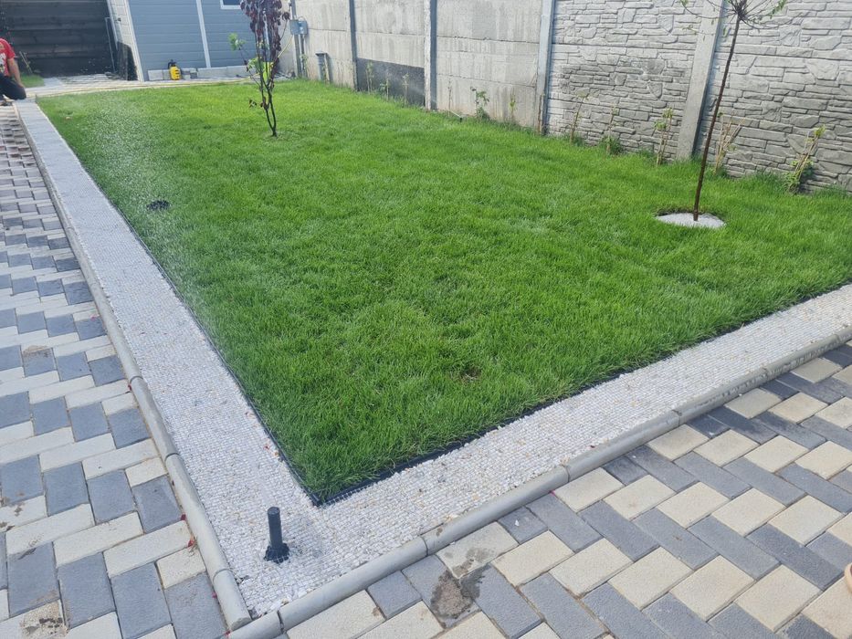 Gazon rulou și sistem de irigații