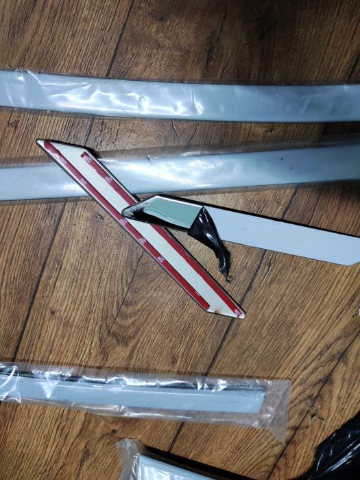 Хром накладки на рав4