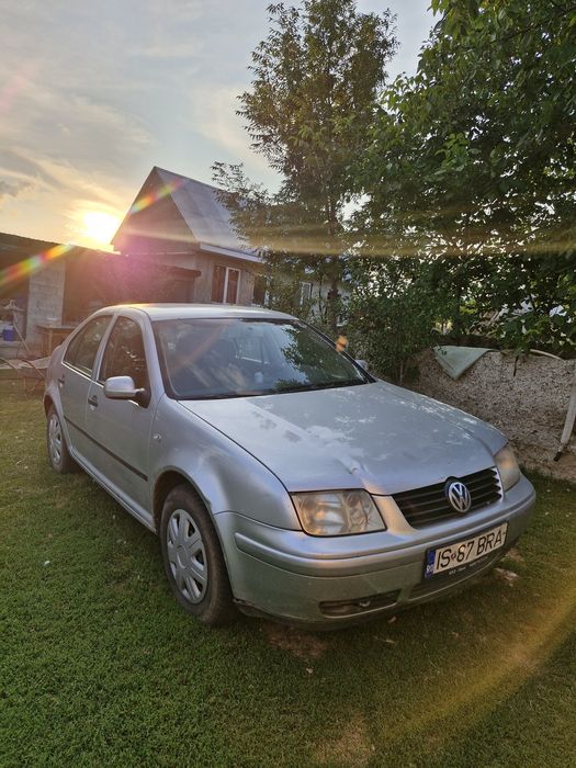 VOLKSWAGEN Bora
