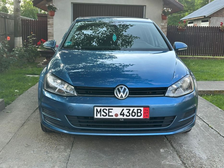 VOLKSWAGEN Golf 2013