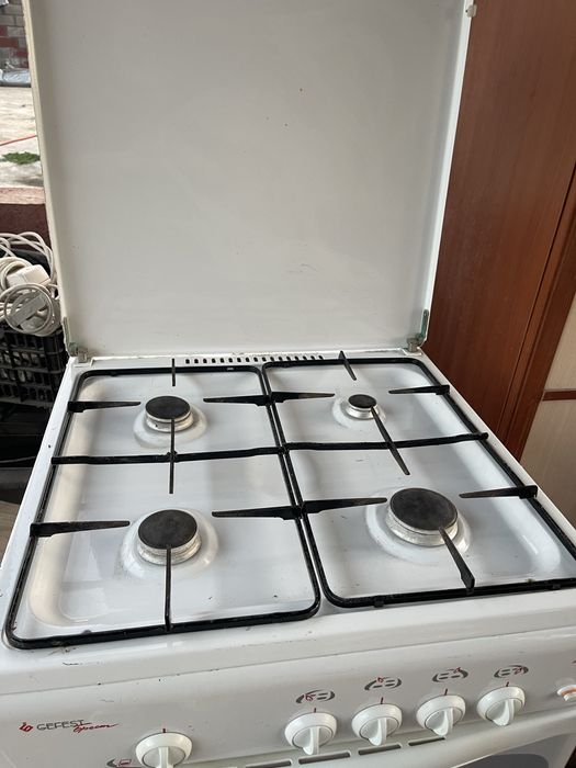 Продам газовую плиту