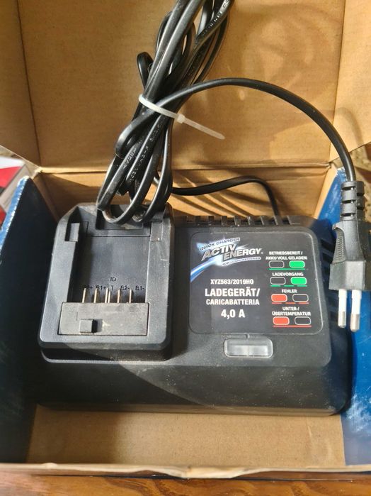 Ferex incarcatoare Universal Noi 20 /40 volti