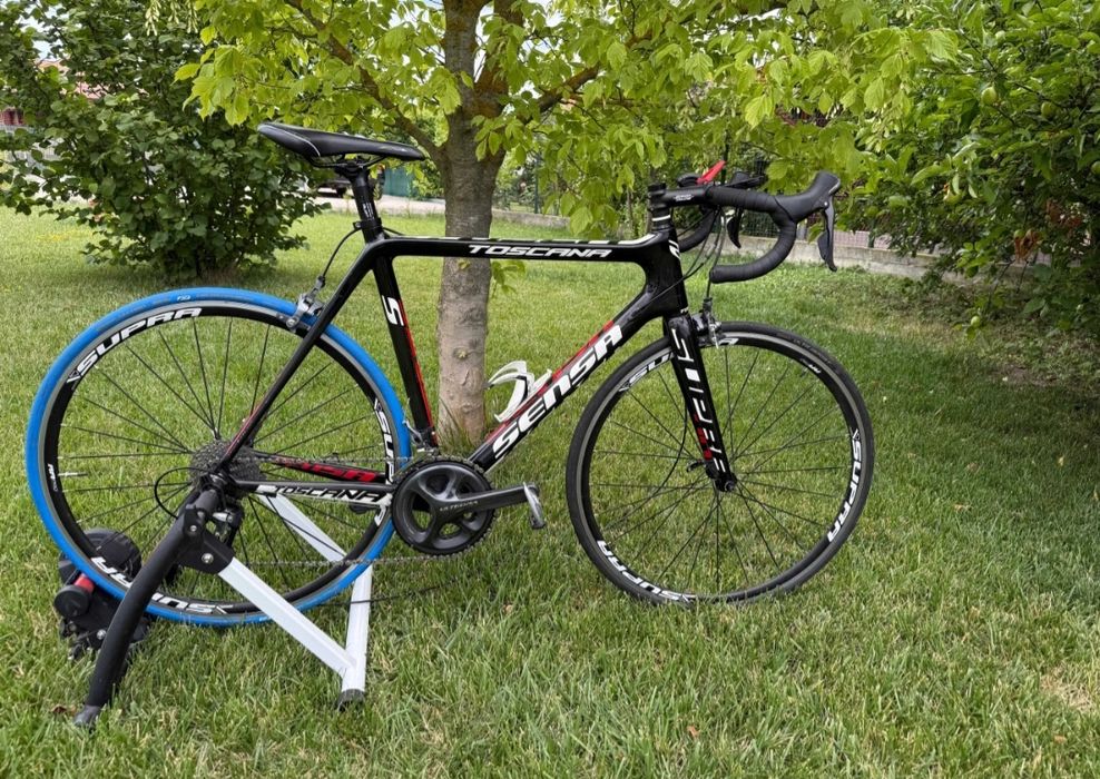 Bicicleta cursiera profesionala carbon
