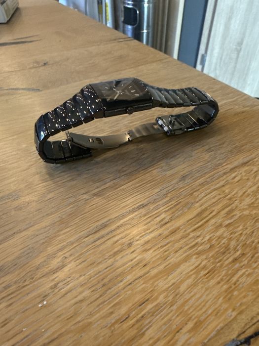 Продавам часовник Радо