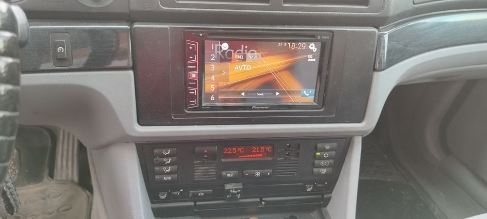 Продавам BMW E39 523i