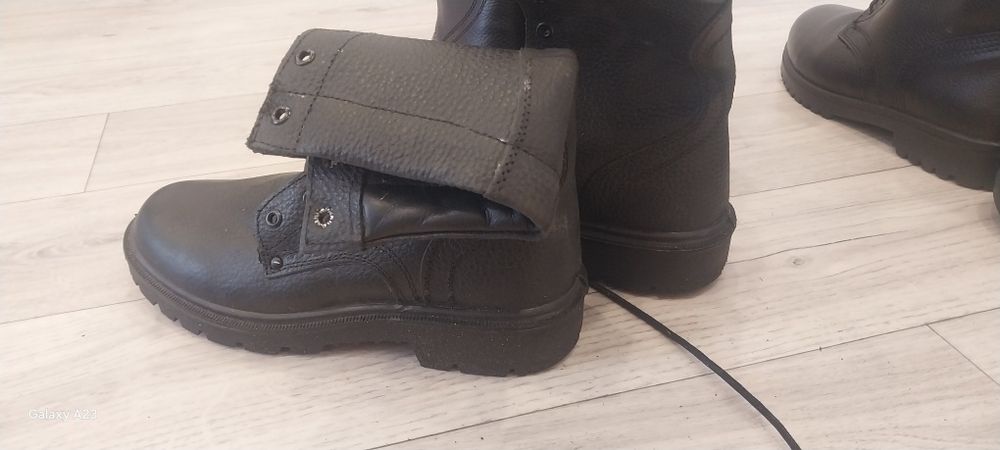 Продам берцы 40.41.42 размер.