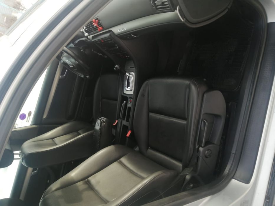 Продам машину Audi A4