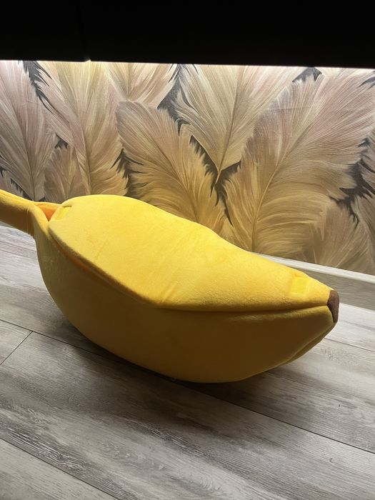 Лежанка для котика банан