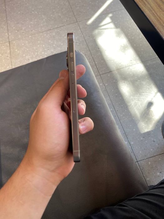 Iphone 15 pro max sim/esim