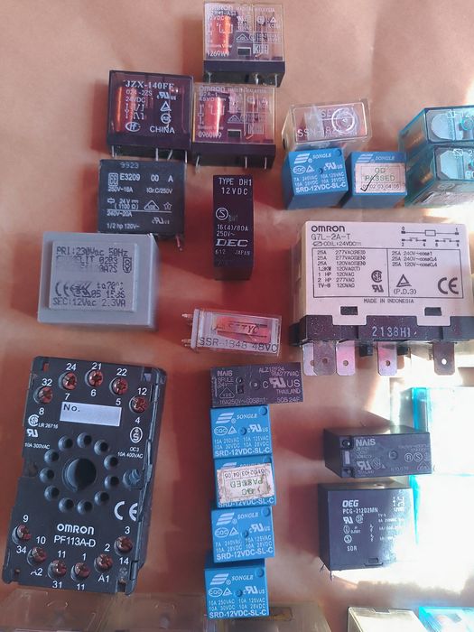 Set Relee Originale OMRON / Finder / Schrack/ Songle/Asetyc in stare foarte bună, peste 45 bucăți