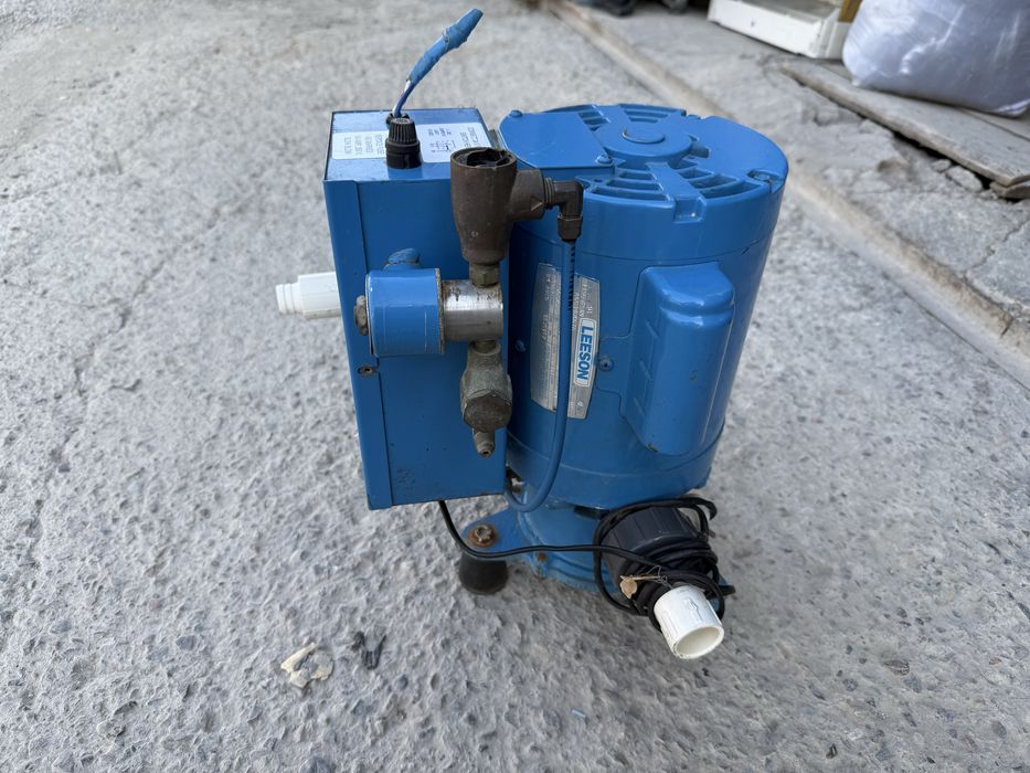 * LEESON вакумный насос оригинал USA